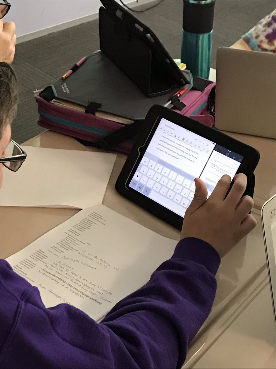 BonnieButellHun's tweet photo. Multi-tasking: Laptops, paper notes, Notability, Google docs, iPad split-screen used for process writing #synthesis  #Eng9 #BulldogBoast https://t.co/BIopMd70pd