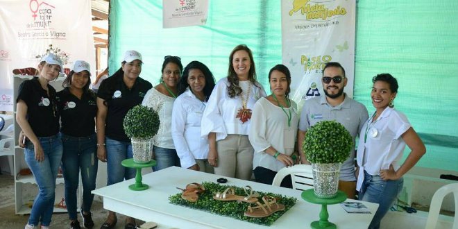 ATLinnovacion's tweet photo. Emprendedoras de la Casa Taller comercializan sus productos en @ExpoCesar2017 https://t.co/Nh6MjK14s9  @FrancoOvalle @ednamaviga https://t.co/yYG09amORs