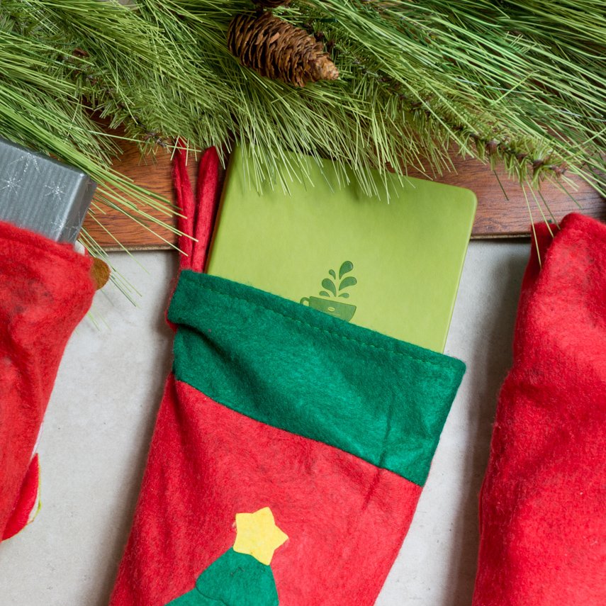 cbtlph's tweet photo. Wouldn’t a #2018GivingJournal be a nice surprise to wake up to on Christmas morning? Redeem one for a loved one: https://t.co/R8oWMSYO1N #TraditionOfGiving https://t.co/iMu5iUOkuN