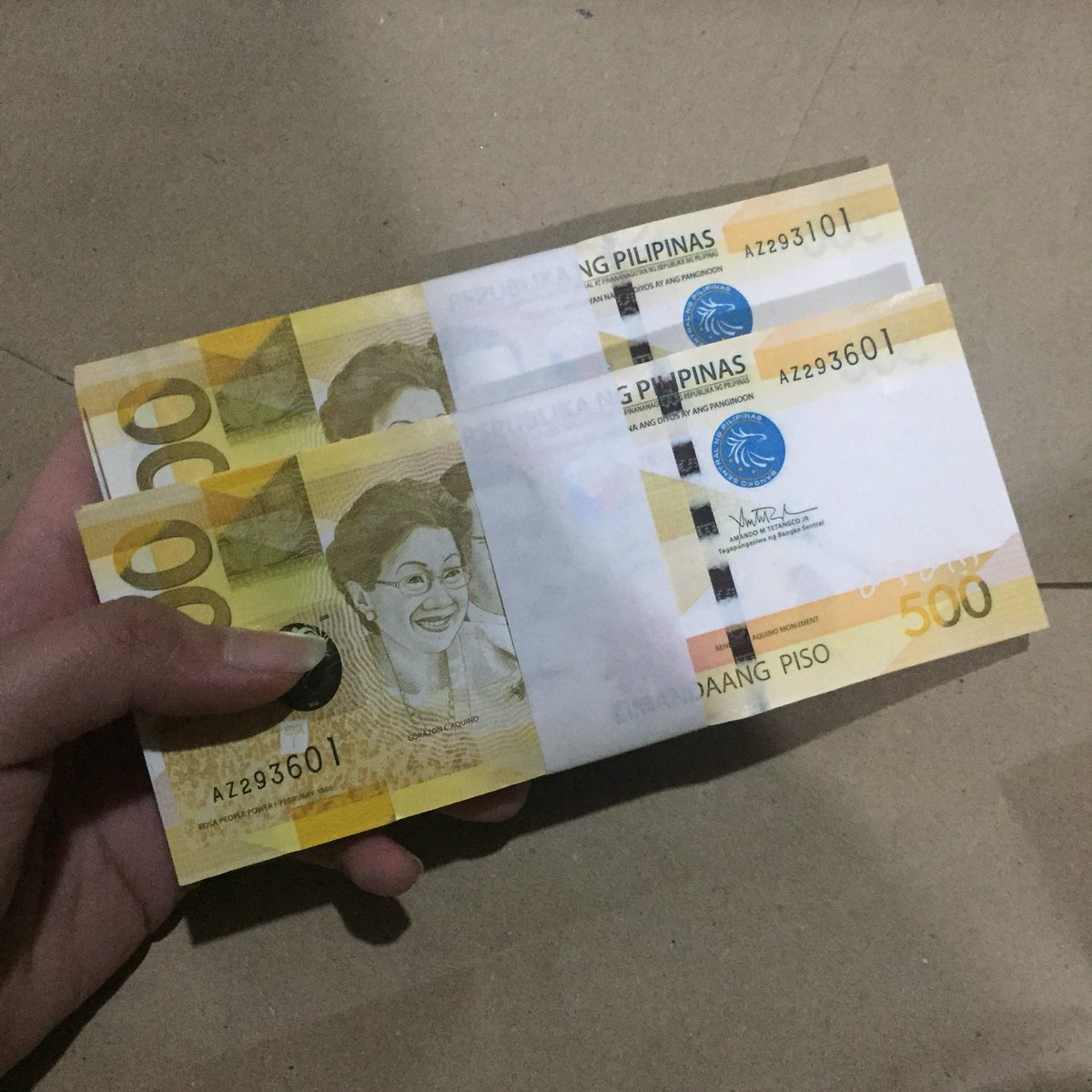 tolenadaangela's tweet photo. rt these lucky 500 pesos para sagana sa  pera ang iyong pasko https://t.co/2IP29Erjqp