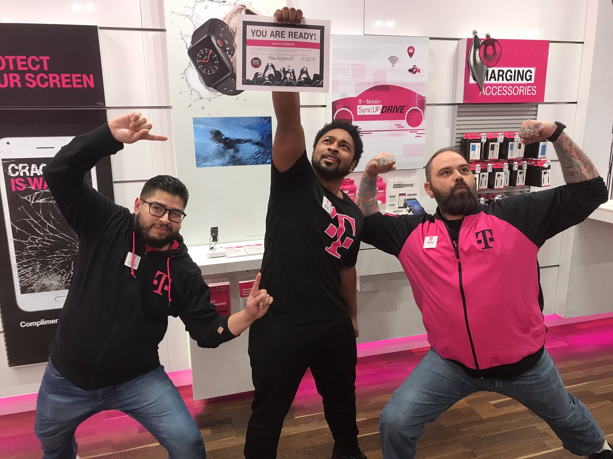 M1_AFon117's tweet photo. Quante here is ready to Rock it at the #UnCarrier!! 🤘🏼🤘🏼 #T-Mobile #MagentaMovement https://t.co/qBr8Jywqm7