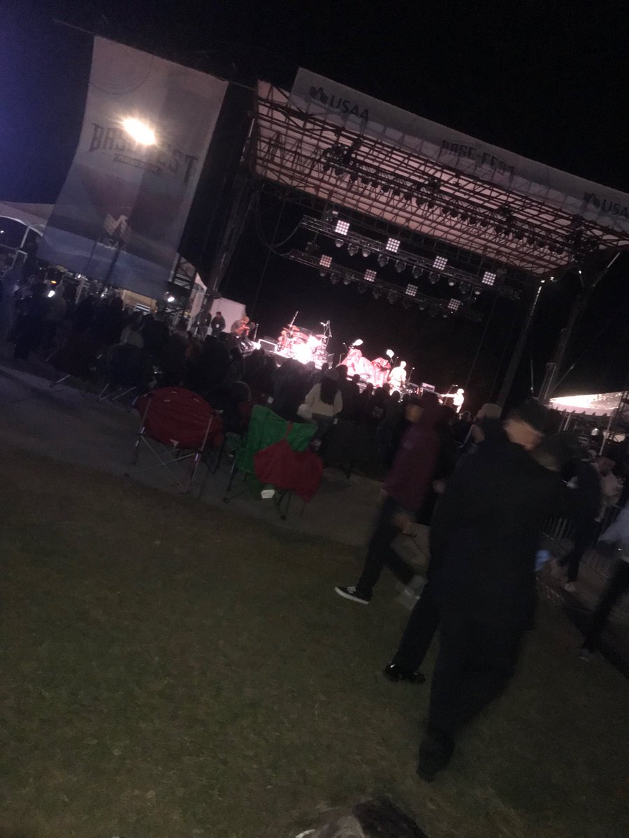 jones_cheska's tweet photo. Waiting for my bae @joejonas #USAABaseFest https://t.co/dvHj7SGMCs