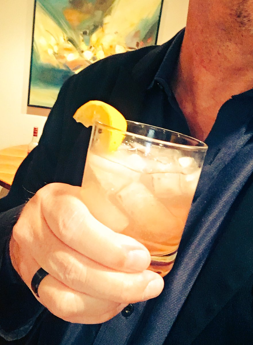 fungacpl's tweet photo. Happy Friday Mrs. Jones @wegottathing - @DeepEddyVodka Ruby Red Grapefruit + Tonic + Bitters + Lemon Slice. https://t.co/1Ce0FJ1xG2