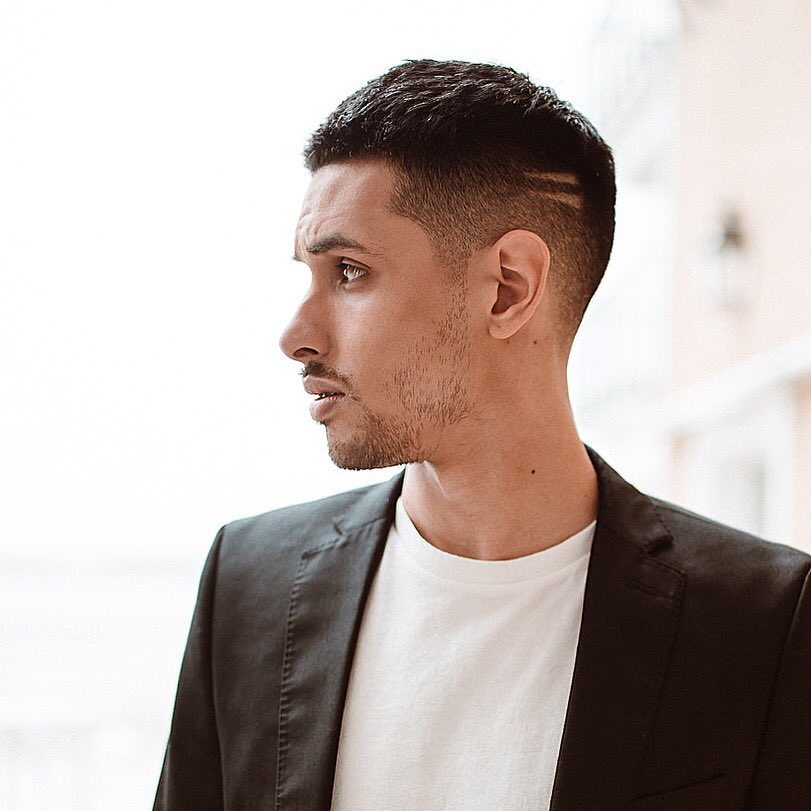 Muchas veces lo hacemos al revés , primero buscamos agradarle a las personas para después sentirnos bien. Disfruta tu vida , sentite bien y quien te quiera como sos que te acompañe !
•
Foto por <a href="/emmefilms/">Emme Films- Corporate Video Maker</a> •
#uruguay #barber #luckymoustache #sentitebien #mexico #argentina