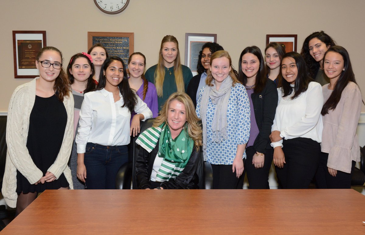 Manhattan University tweet media