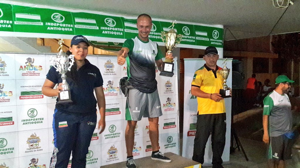 IndeportesAnt's tweet photo. #JuegosDepartamentales || El Atlétismo adaptado terminó, los ganadores recibieron sus medallas y trofeos.
El Municipio de Medellín, Campeón General.
Deporte Destacado en la Final de los #JuegosDepartamentales #Andes2017
#40AñosCampeones 🏃 https://t.co/9O4WlKZPpk