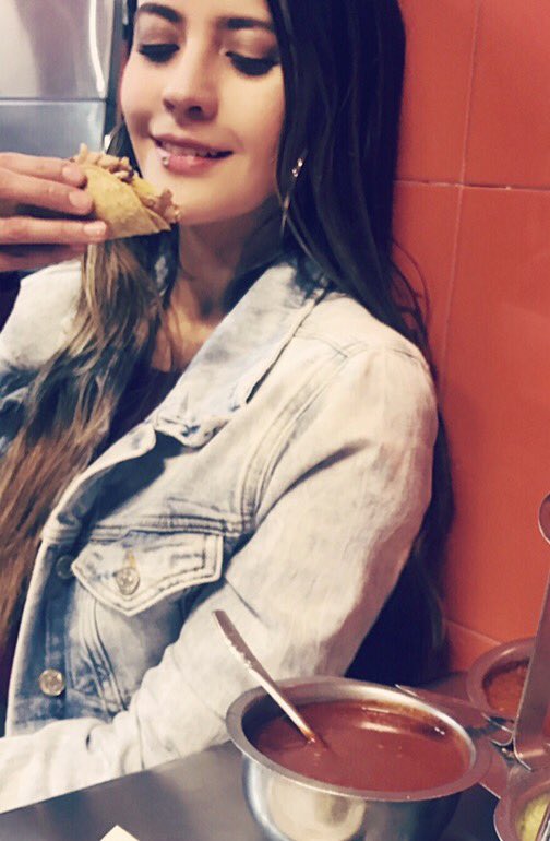 Chiocokrispis's tweet photo. Quédate con quien te vea como yo veo a mi taquito ❤️ https://t.co/kB3msxyilc