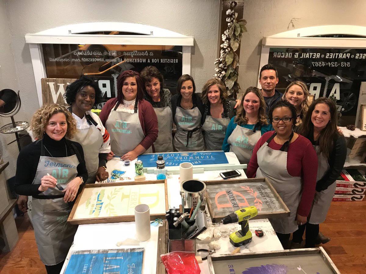 LisaLarkinMD's tweet photo. THE BEST TEAM! @larkindpc is successful because of this group! 1100 #patients in one year! #gratitude #womenrock #andRob #missingAnna #DPC https://t.co/a2UtUPumKj