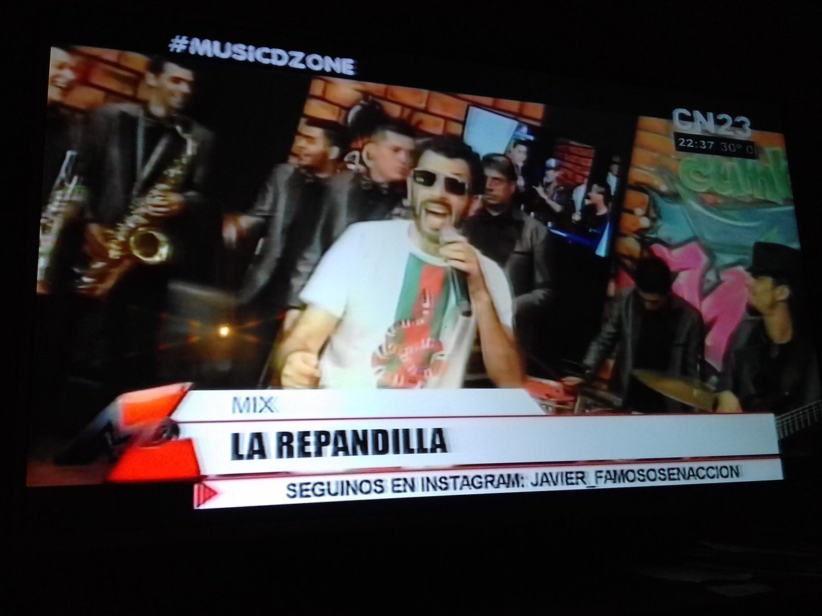 Silvy_CJA's tweet photo. Viendo al mejor @oscarlarepa en #MUSICDZONE π π . Desde #VaquerosSalta https://t.co/7kH4TECPgD