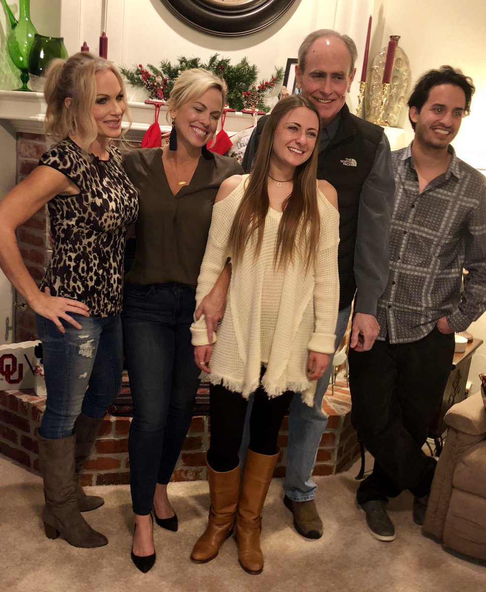 AngelaBoxShow's tweet photo. It’s a #BoxFamily Christmas! #BoxGirls #EmilysGraduation https://t.co/28BhVp8dSy