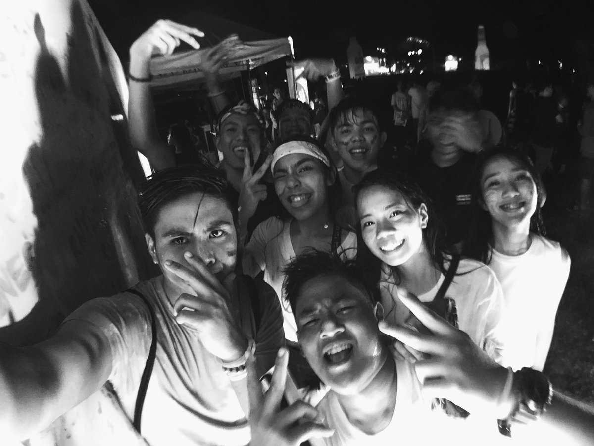 jstnrsmn's tweet image. study hard. party harder. 

#Maskipaps2017
#Raveolution