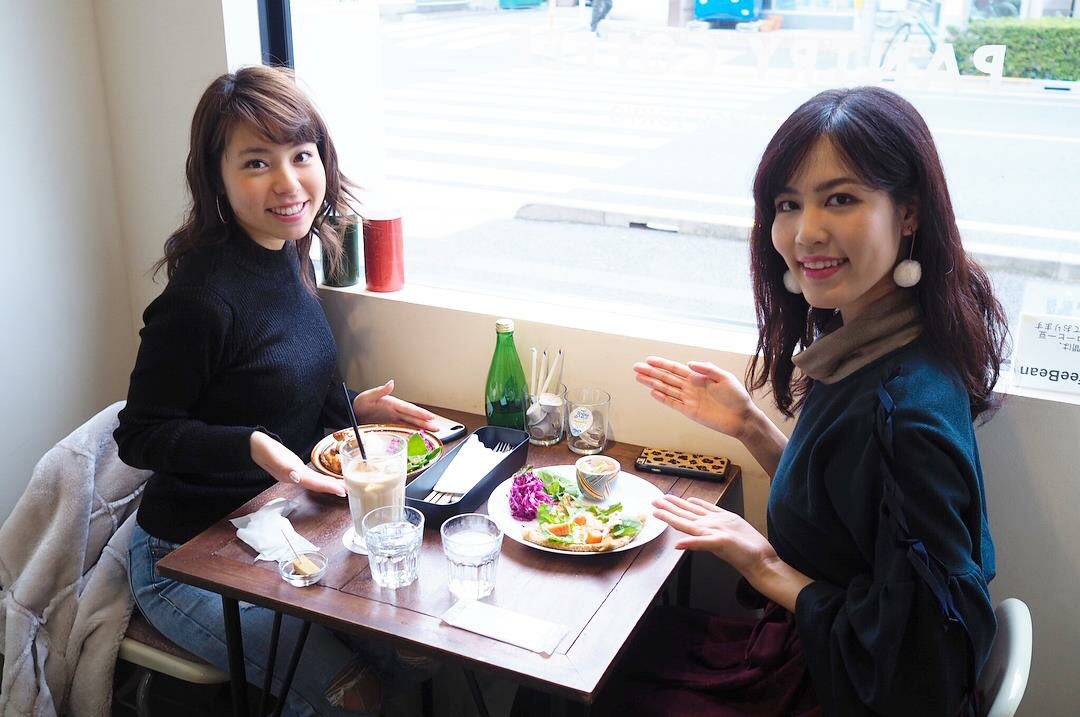 ミス調布 19 おはようございます 先日 調布fmさんの街角レポートに出演しました 今回は 西調布のパントリーコーヒーさんにお邪魔をしました 素敵なお写真を撮って頂いたので投稿 ミス調布 調布グルメ 調布カフェ おしゃれカフェ