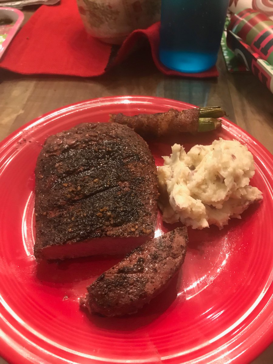 forefrontagTX's tweet photo. Dinner is served. #beef #redraidermeats #bacon https://t.co/TgPpNRh5vx