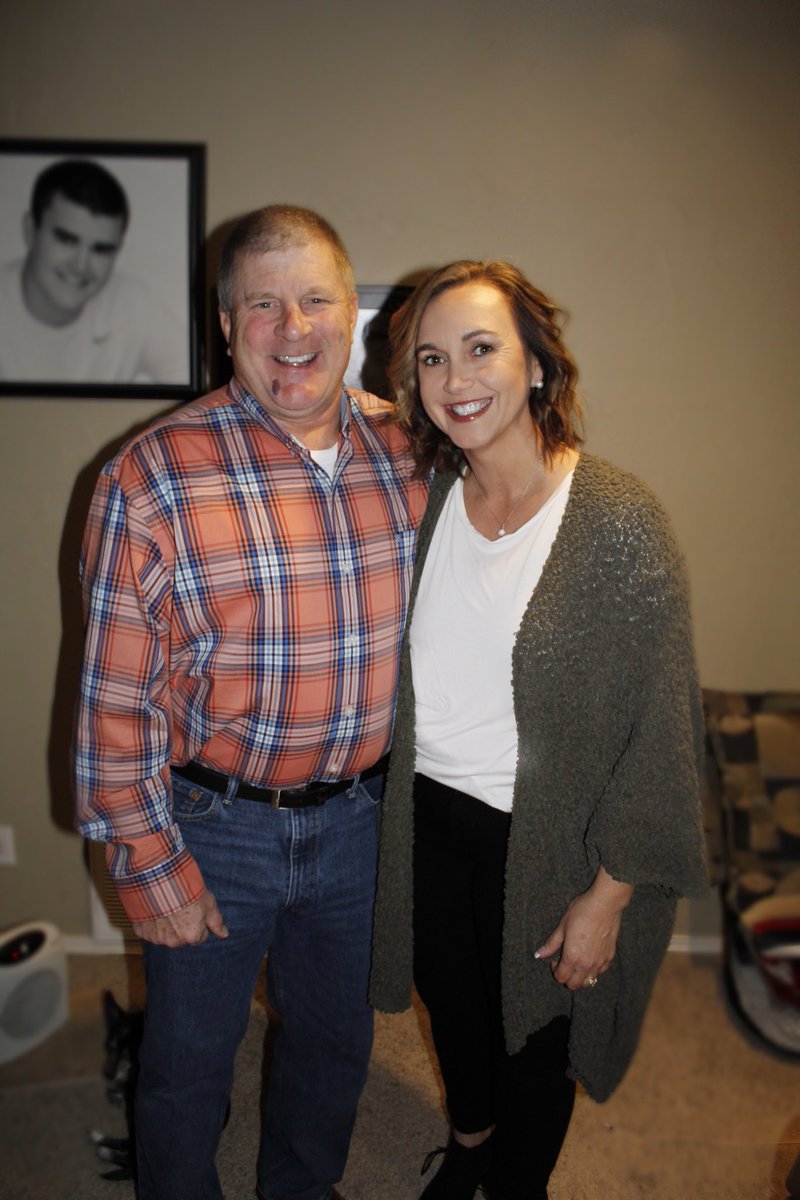 bayforrest's tweet photo. If i age half as well as my mom, I’m content with life! https://t.co/xPlWdizecz