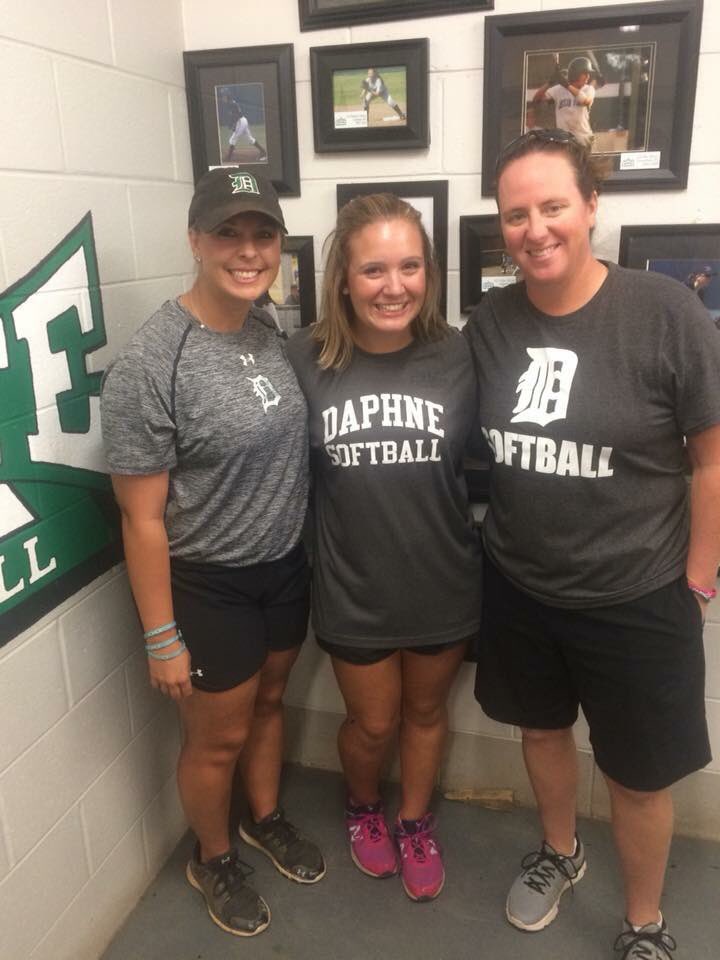 DaphneSoftball's tweet photo. Check it out!

Our very own MC Sweatt has verbally committed to @DeltaStateSB! 

Congrats MC! We’re so proud of you! 

#GoFightingOkra #GoLadyStatesmen https://t.co/oxPlfHYeqY