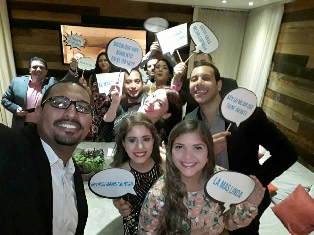 InfinityMedPma's tweet photo. Nos encontramos en nuestra cena de navidad #navidadimp #Panamá #imppty #pty #navidad #cenadenavidad #teamimp https://t.co/ErnnTl6MyT