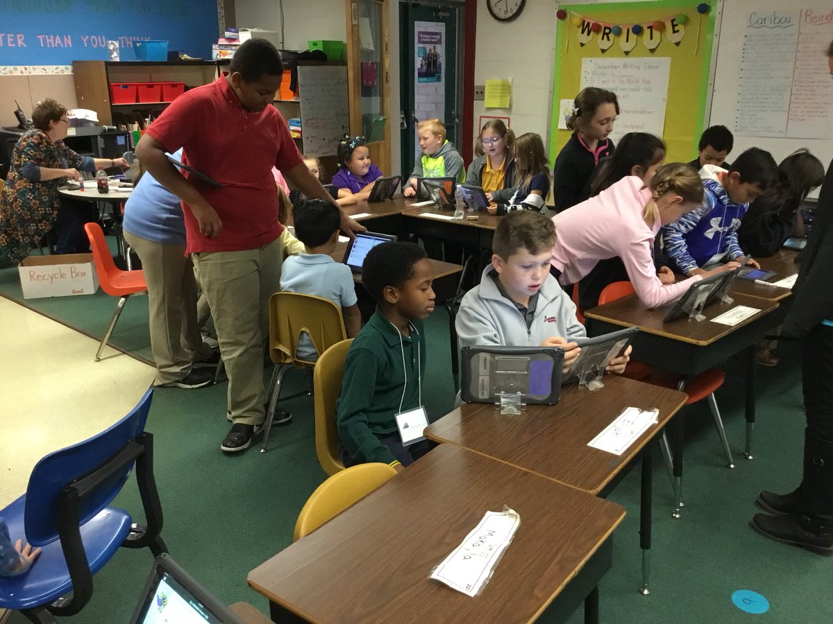 aigcollins's tweet photo. My reading kids getting first graders in schoology to listen to books they recorded for them #Rssaig @techlandis @BrookeZehmer #rssonthemove https://t.co/oTqeMcfLnO