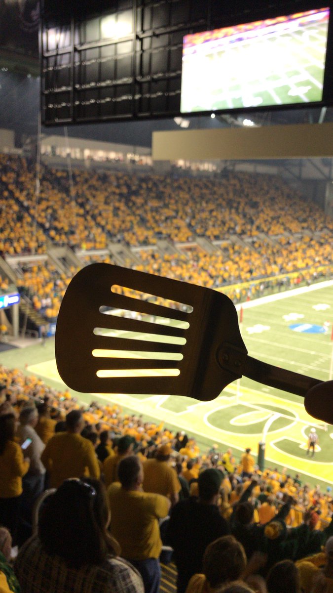BisonSpatula's tweet photo. Enjoying a game with my friends. #GoBison https://t.co/676Uz5GAl4
