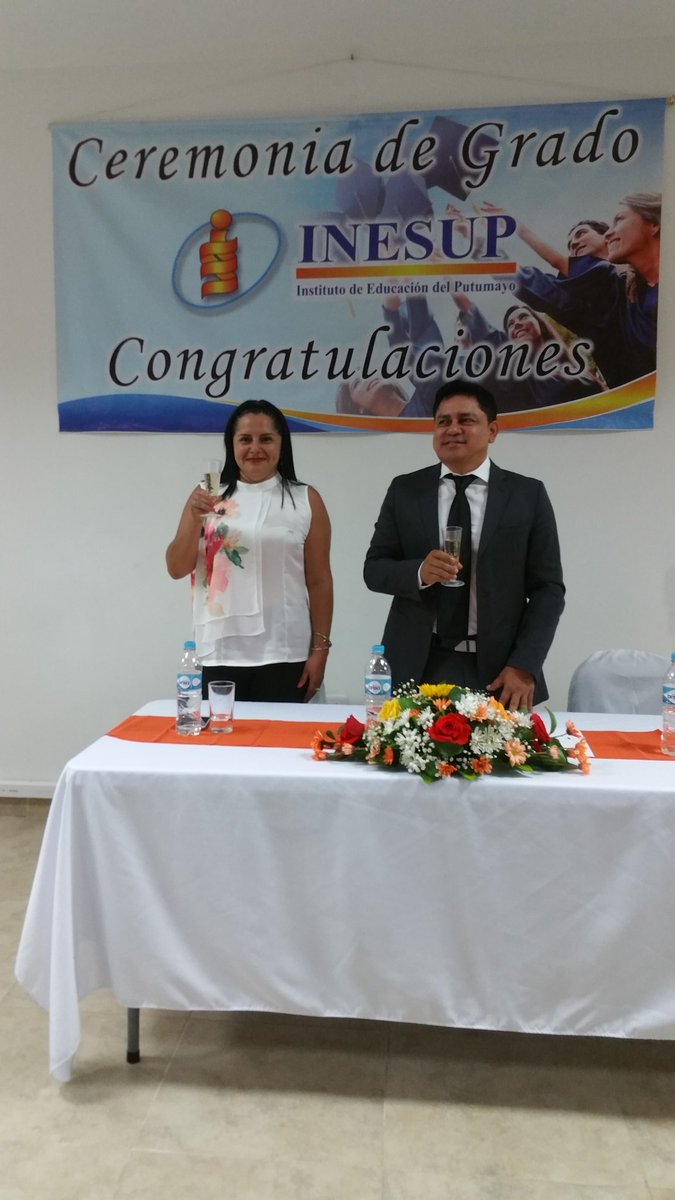 JairoEdoCastro's tweet photo. Felicitaciones graduados de Contaduria Pública #Universidad #Uniremington e #Inesup #graduandos #FelizNoche #FelizNavidad https://t.co/SnJq4kIwwr