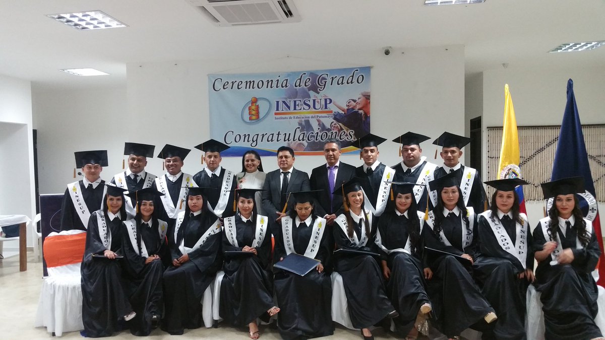 JairoEdoCastro's tweet photo. Felicitaciones graduados de Contaduria Pública #Universidad #Uniremington e #Inesup #graduandos #FelizNoche #FelizNavidad https://t.co/SnJq4kIwwr