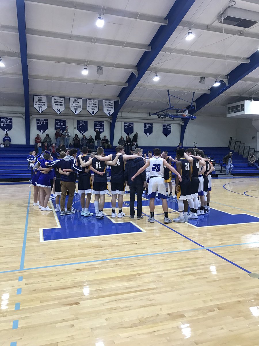 FHSPr1de's tweet image. Varsity Boys: FHS 74 HHS 42
Varsity Girls: FHS 77 HHS 22
Another one in the win column for Boys and Girls Varsity Basketball against Hamilton 🏀 #DoItWithStrength 💪🏼 #FalconPride 🔷🔶 #FaceOfSportmanship @ihsaa