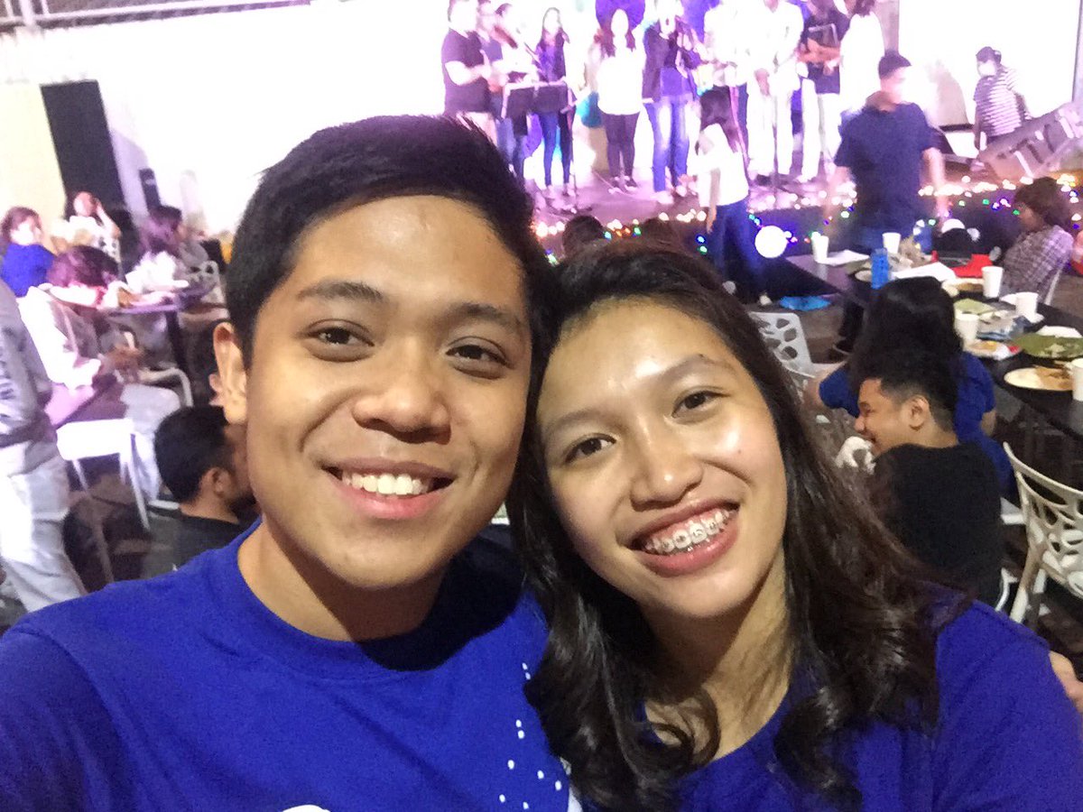 theJLorenzo's tweet photo. Seeing the smiles on everyone's faces made the spirit of Christmas a little stronger. A very humbling yet awesome way to end the semester. π congratulations, Blue Stars team, Tokens team, and the ASMPH community for a semester well done. We are family!! π #BlueStars2017 β¨ https://t.co/zdH17u9nKS