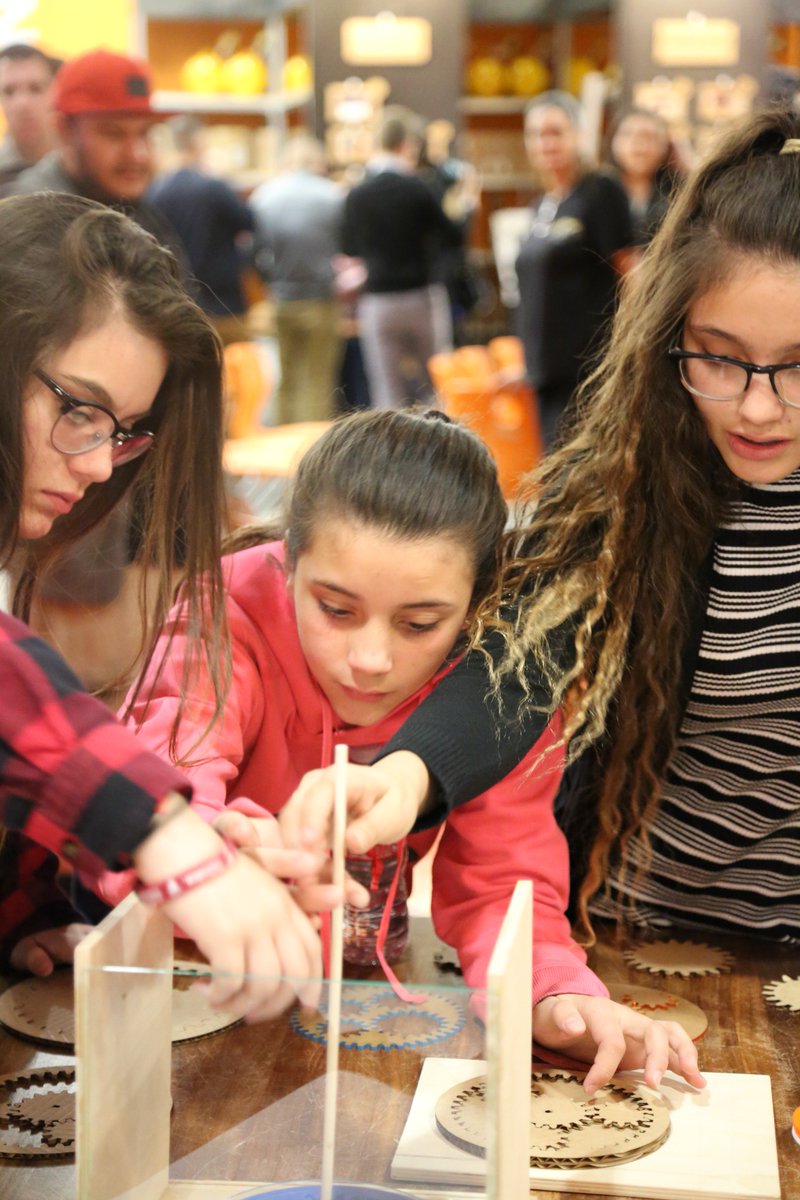 azsciencecenter's tweet photo. Congrats to the students on finishing their transportation projects! Thank you to all the mentors, parents and especially #TechForceFoundation for your support in the CREATE U TechForce Foundation Challenge. #transportation #NeverStopWondering #CREATEaz https://t.co/toUtNRBtoI