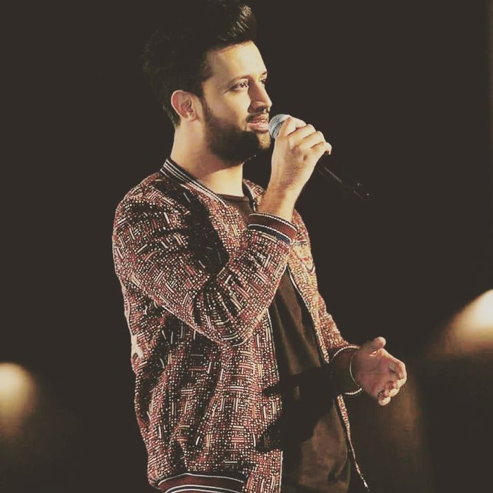 SanaSabri8's tweet photo. @itsaadee  Tenu lakhan to chupa k rakhan ankhan te saja k tu ay Meri Wafa rakh apna bana k Mai tery laiyan tery laiyan yaara na pavin Kade Dooriyan Mai jeena ha tera tu jeena hai Mera das lain ki nakhra dekha k #DilDiyanGallan  #AtifAslam  #aadeez #aadee https://t.co/zVRGQWAVEN