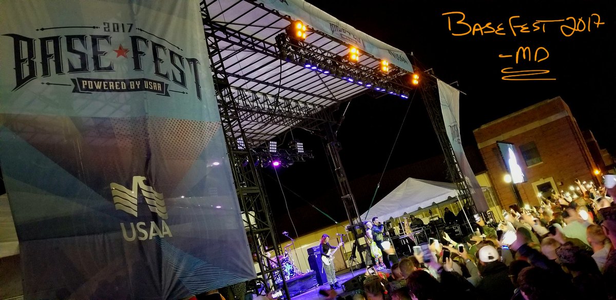 MichaelDones's tweet photo. #USAABaseFEST with @DNCE @USAA is awesome! https://t.co/O3maF2XAWq