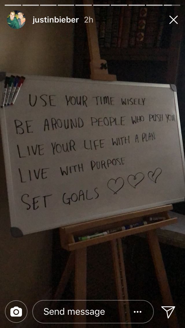 jbieb1st's tweet photo. จัสตินเขียน Daily goals กับ qoute ลงไอจีสตอรี่ครับ นับวันยิ่งเหมือนคนแก่ ดูปลงกับชีวิต555 https://t.co/QOx85uvLDi