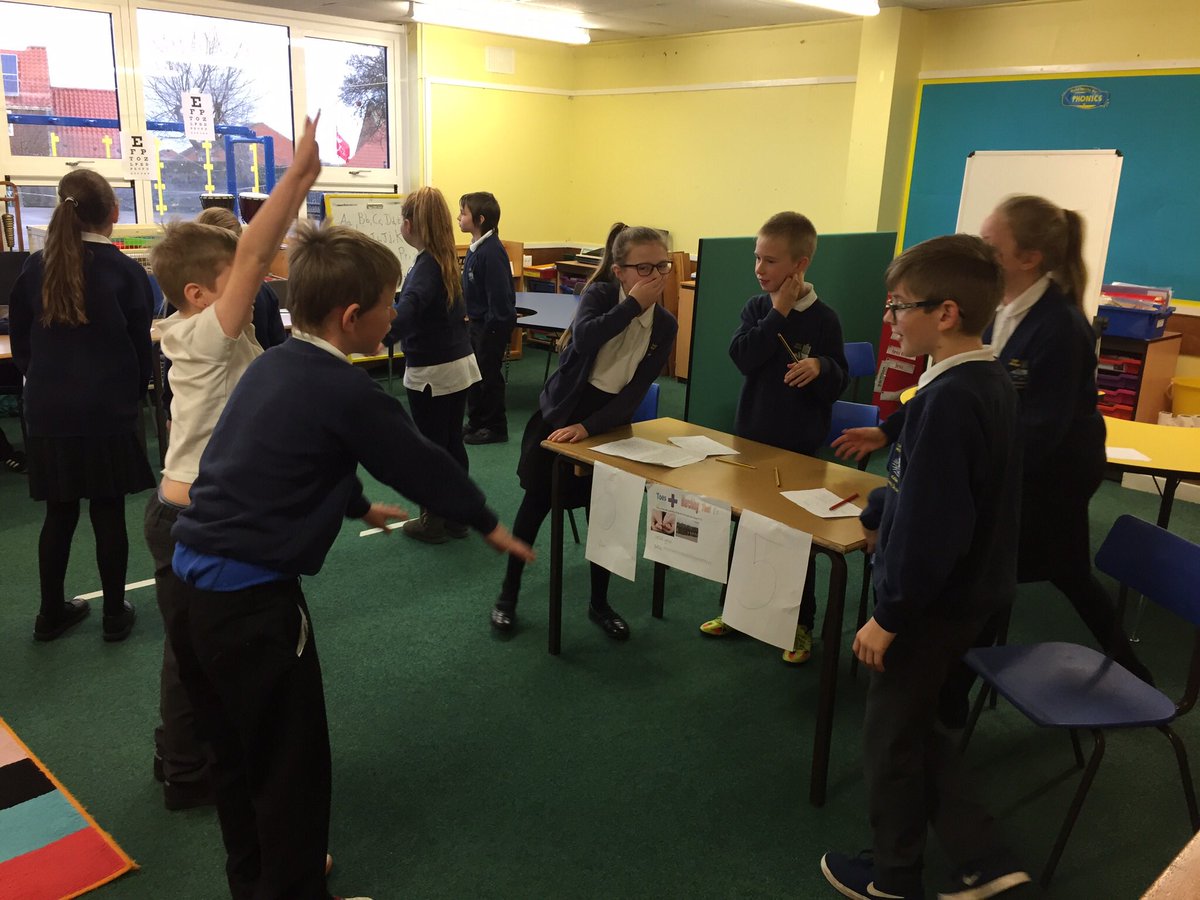 mrs_kidd_y5's tweet photo. Year 5's end of project yesterday. They signed y3/4 up for ww1 #learningisfun #sharing #ww1 #besttopic https://t.co/T7rJ4BNGP5