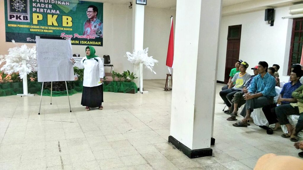 KaderPKBJatim's tweet photo. Sesi materi Political Skill dan Matematika Politik oleh @YusufSunarti pada Pendidikan Kader Pertama PKB Kab. Malang @DPP_PKB @dpwpkbjatim @cakimiNOW @halimiskandarnu @PkbMalang https://t.co/6823bcFnXx