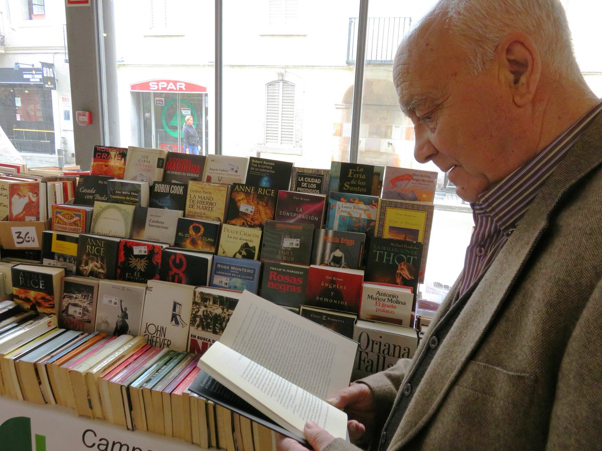 Ja saps que fan des de l'associació <a href="/llibresolidari/">Llibre Solidari ORG</a>? Llibres que ajuden qui més ho necessiten > ow.ly/PDuq30ankJj