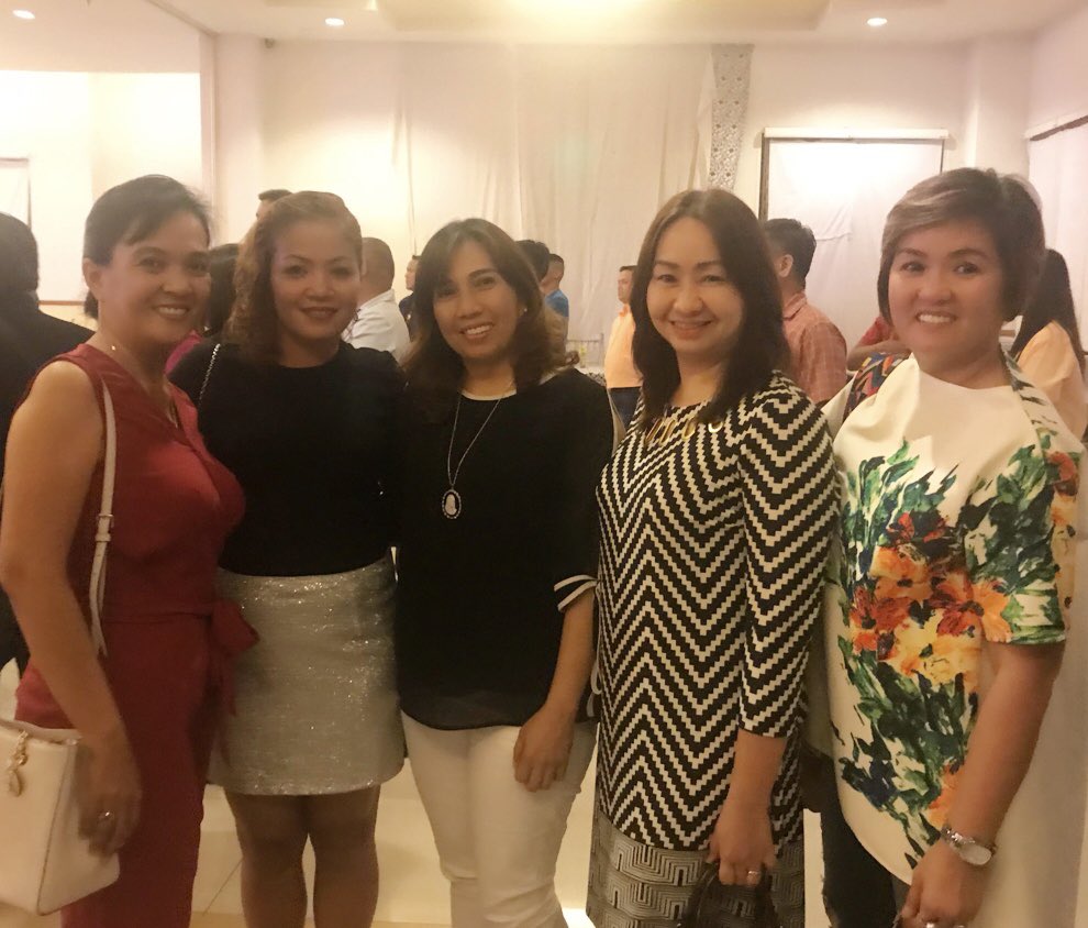 mudras92yahoo's tweet photo. #testimonialdinner #hencharlocollado #pma86 #sinagtala #pma92 #ladiesofsinagtala86 #ladiesoftanglawdiwa92 https://t.co/APbKuEHVJY