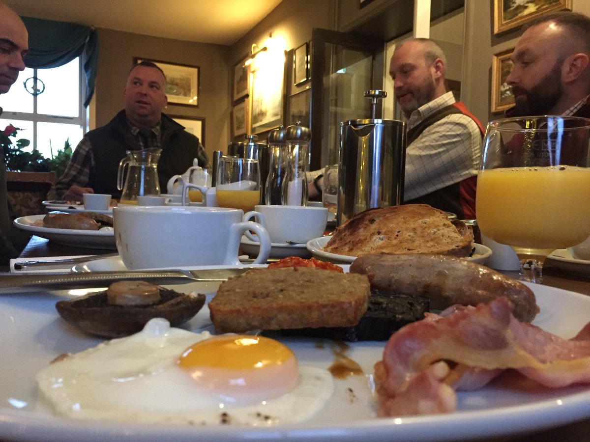 _Duncan_Thomas's tweet photo. Crackin start to the day @RedPumpInn #shootbreakfast #redpump #bowland #pub #ruraleconomy https://t.co/OloCzweGUb