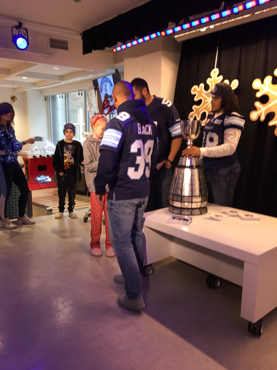 therealhook16's tweet image. Thank you @sickkids for the opportunity to to bring the #greycup today. Our @TorontoArgos champs getting to meet your champs was amazing and special. #argos #SickKidsVS @MattBlack39 @DeclanCross38 @tholmes57