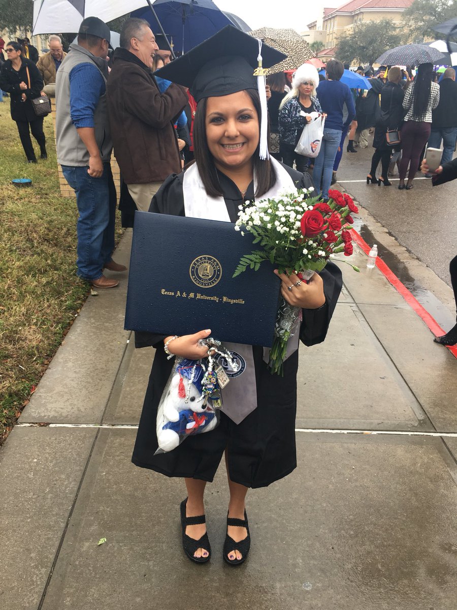 Little_illy_8's tweet photo. I Graduated with my bachelors in Psychology today and I couldn’t be happier ❤️ beyond blessed and excited to start graduate school in the spring for my masters in counseling and guidance 💙💛🐗🐗 https://t.co/cyRXaZ5rAS