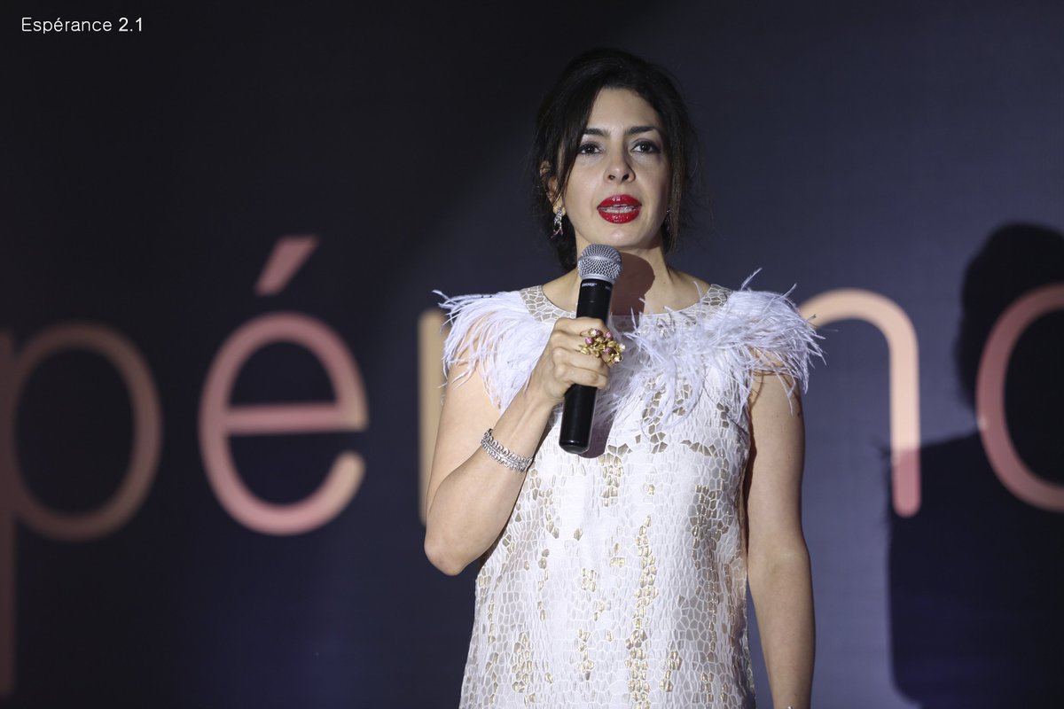 IamEsperance's tweet photo. Our First Esteemed Speaker Nawaz Modi Singhania shares he life journey the Esperance stage. She is India's leading Fitness and Wellness Icon and Founder of Body Art Fitness Centers. Nawaz awarding the Umang students.
#eInMe #esperance2017 https://t.co/hJpoImTLkL
