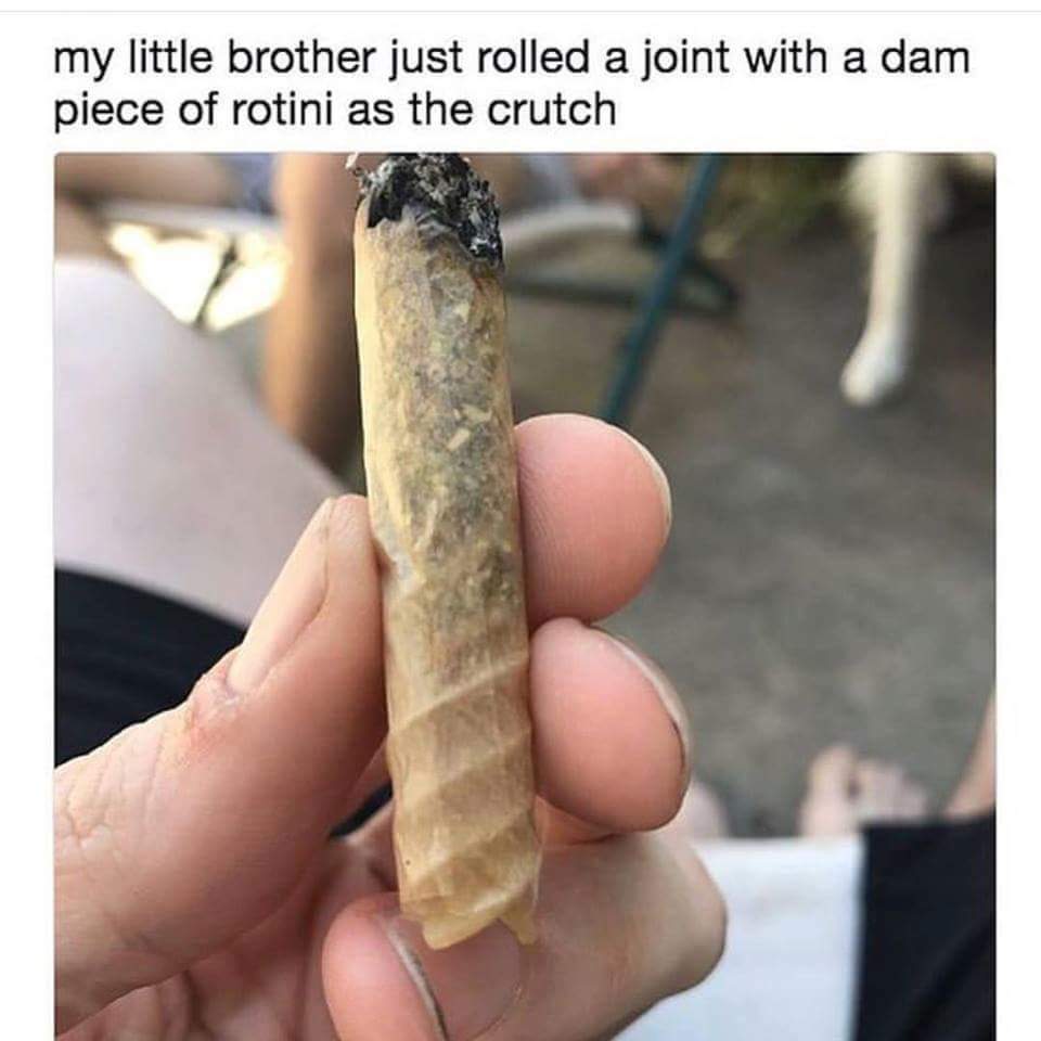 paper_chaiser's tweet photo. How Italians roll them doints https://t.co/LJtCFLQtUL