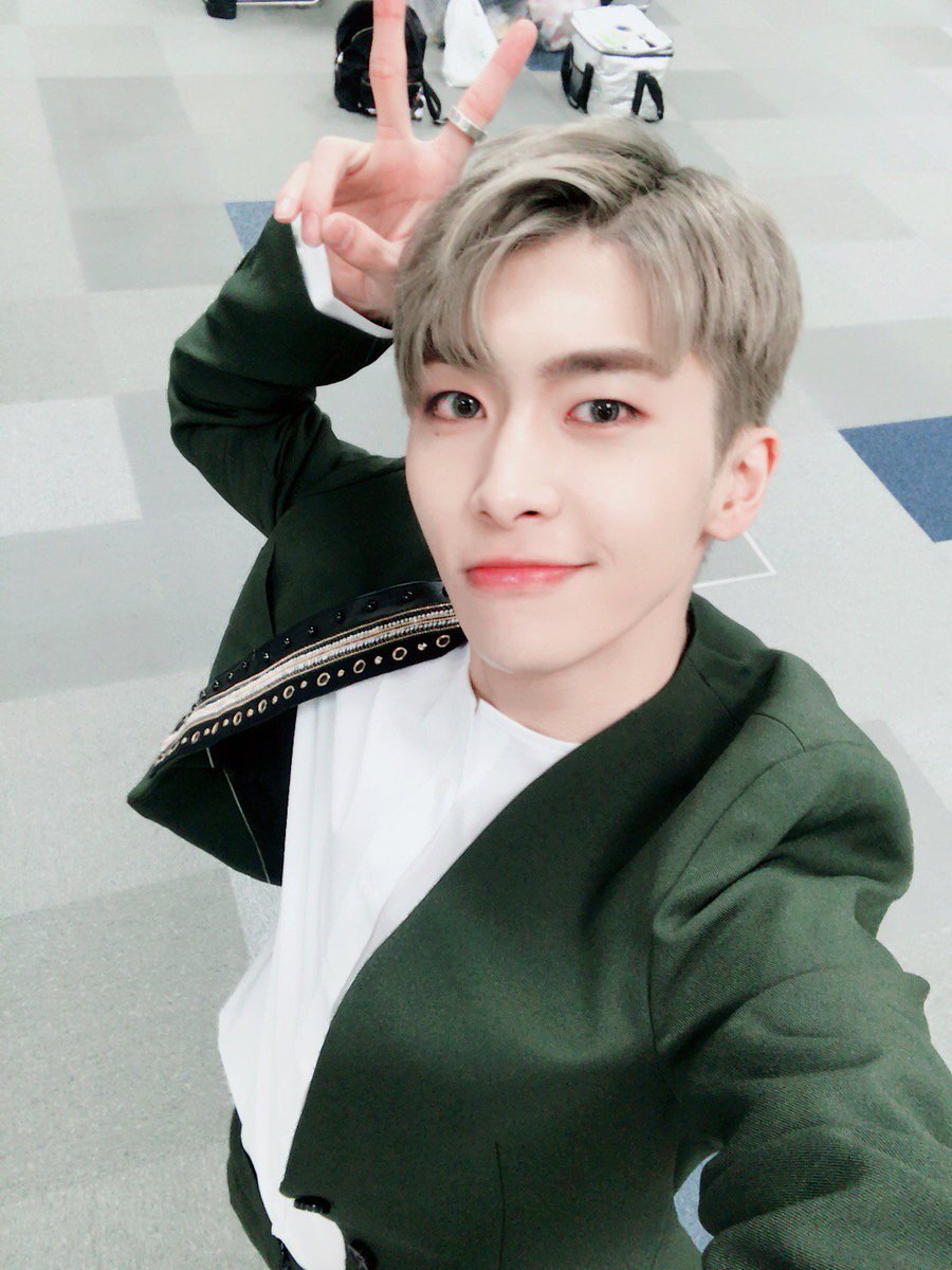 UP10TION's tweet photo. [#샤오] 허니텐 보고싶어ㅜㅜㅜ❤️❤️❤️ https://t.co/bINaijmeq8