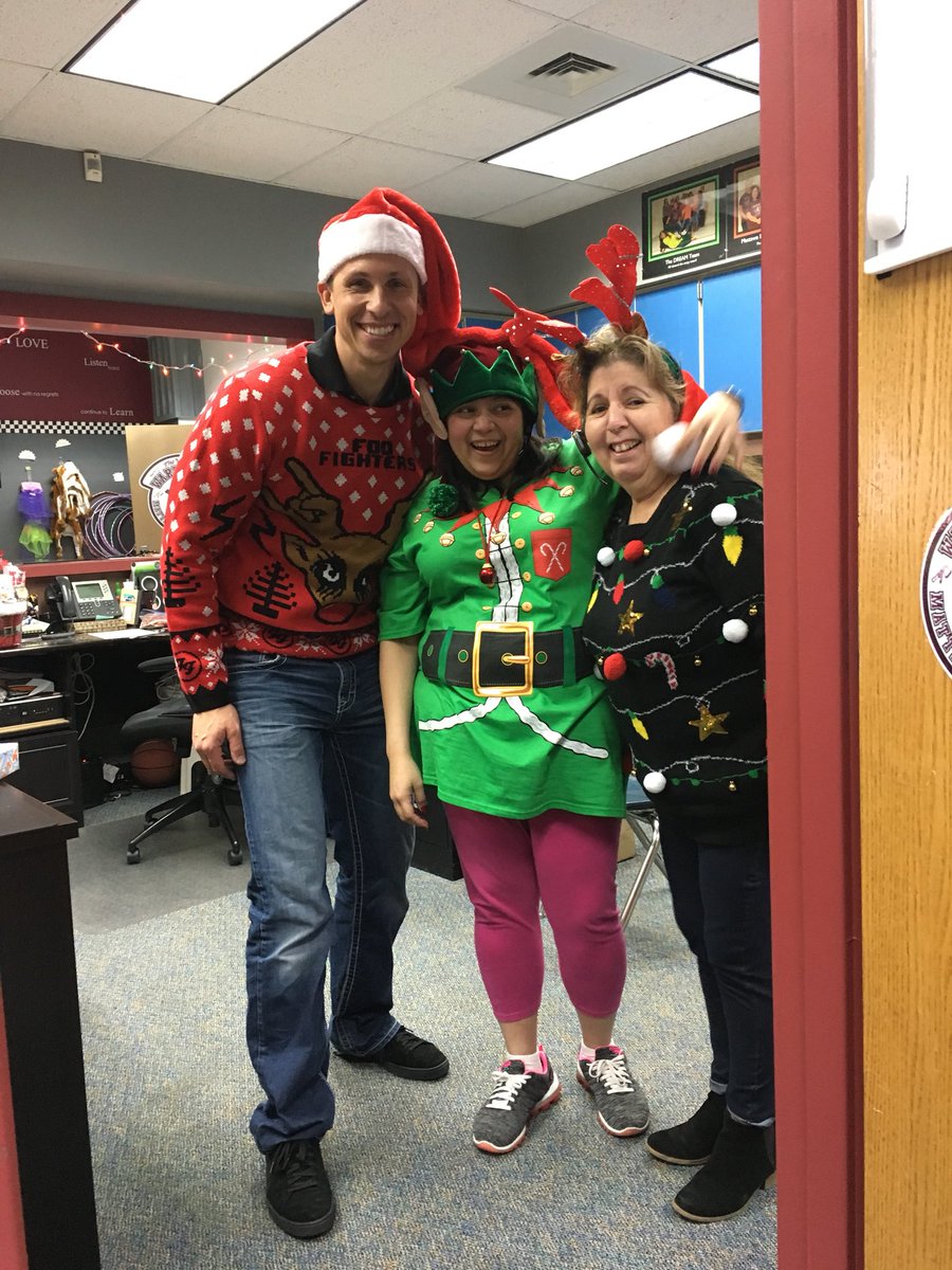 MrLNGDN's tweet photo. Merry Christmas! @WahlukeSD https://t.co/kpPbGFjGex
