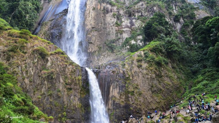 AstraHondaCare's tweet photo. Air terjun Ponot sebuah atraksi alam yang terletak di Desa Tangga dekat Porsea Paritohan. Sesampai disini tak sabar untuk bermain air yang begitu segar dan bersih. https://t.co/vS4ll9D1SQ