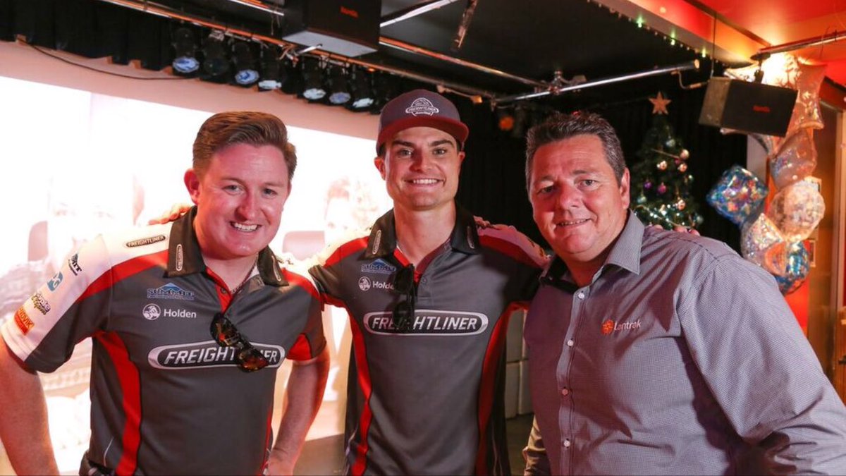 parro071's tweet photo. What a day it was at Sydney children's hospital @_TimSlade_ helped us at Lantrak NSW to donate a truckload of toys for the kids very satisfying to see the excitement on their faces @freightlinerv8 great job Tim https://t.co/MNWLqpFE6t