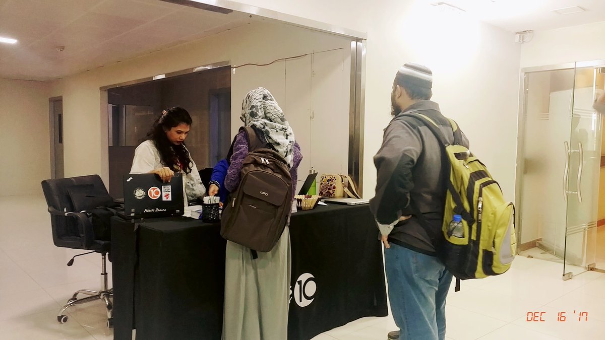 10PUniversity's tweet photo. Participants checking in at CodeFest! The competition is about to begin! #CodeFest2017 #10Pearls @10pearls_khi https://t.co/Il3cL0iVhl