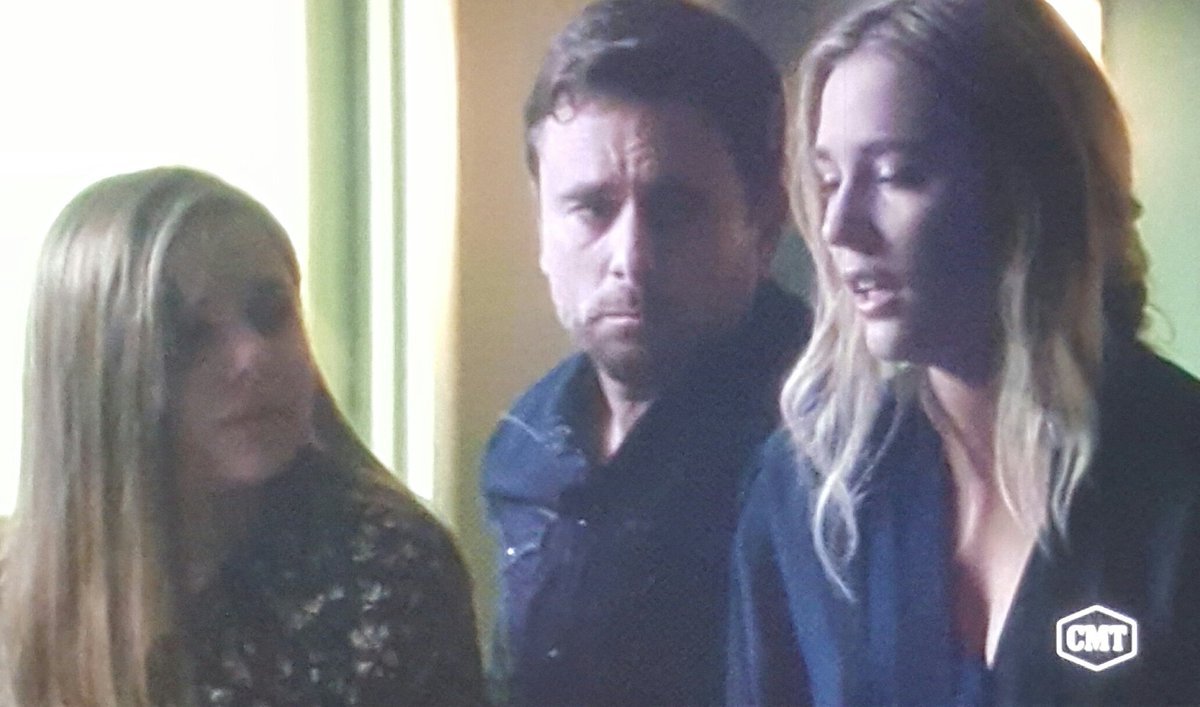 ChanelleMGale's tweet photo. Am I ever going to be able to watch this scene & not cry hysterically.. Judging by today that would b a NO ๐ญ
This is the only ever TV ep that makes me sob from start to finish ๐ข
#RIPRayna ๐
#WhyDoIDoItToMyself
#NashvilleCMT
#SomebodyHoldMe https://t.co/sO6kif6fNz