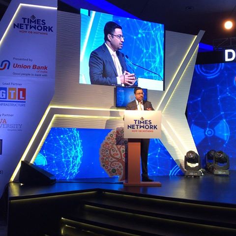 DigiIndiaSummit's tweet photo. Sandeep Gurumurthi, Managing Editor, @ETNOWlive addresses the audience at @DigiIndiaSummit 4.0. #DIS2017 https://t.co/ZHtRdmY6rw