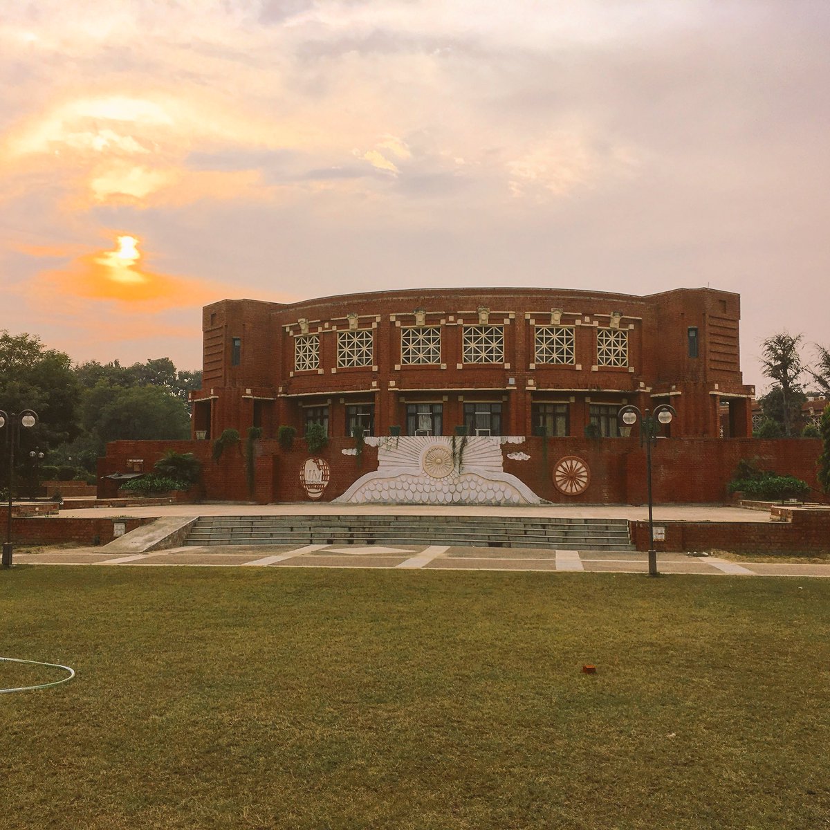 surtigujju's tweet photo. Shot on #iPhoneSE https://t.co/5DXP3uqcEr