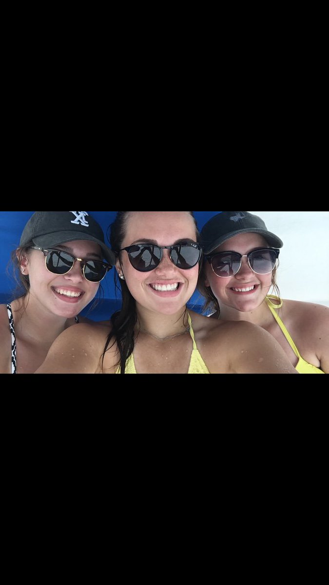LaurylStegall's tweet photo. Missing my girls and BAMA😕🤷🏽‍♀️ Summer wya? https://t.co/gGVTXvufcY
