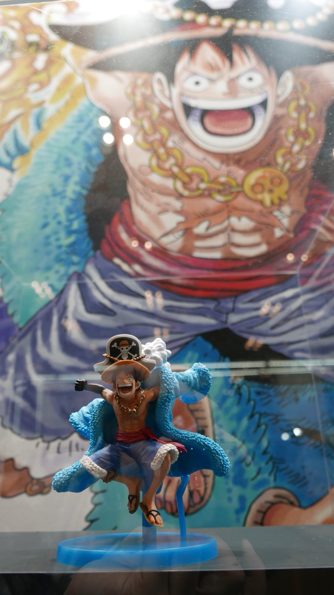 One Pieceスタッフ 公式 バンプレストブースでは他にも 発売中のth一番くじに 特大チョッパーぬいぐるみ 来年４月発売のエースも このエース結構大きいよ