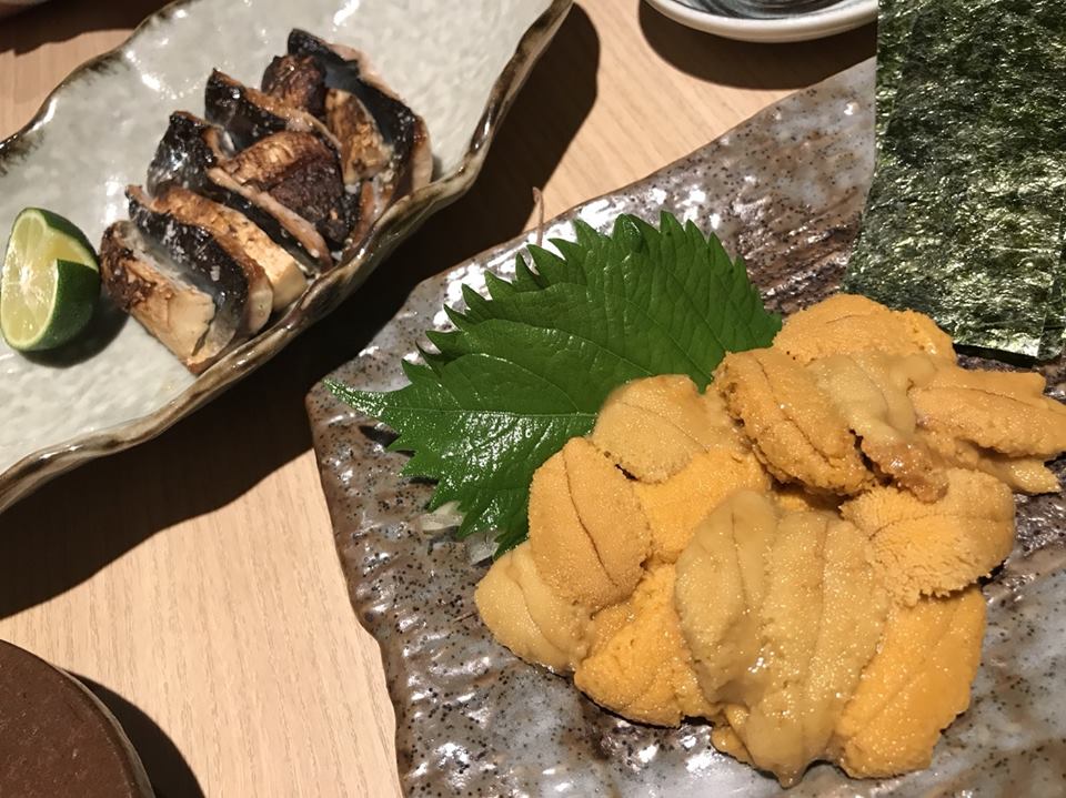 syun032803's tweet photo. 昨日の夜は、
六本木で会食してきました！

海鮮尽くしで
海の幸とはまさにこの事ですね(*^^*)

カニ、ウニ、シャケ、
海の幸ばかりでうまかったです！

忘年会たくさんしたいな〜！ https://t.co/ySzsYWqq7J